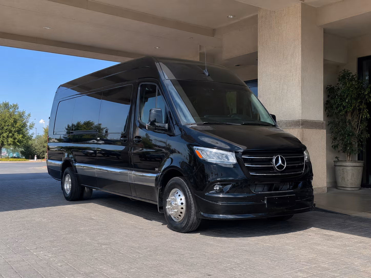 Scottsdale Airport Shuttle & Transportation party bus exterior