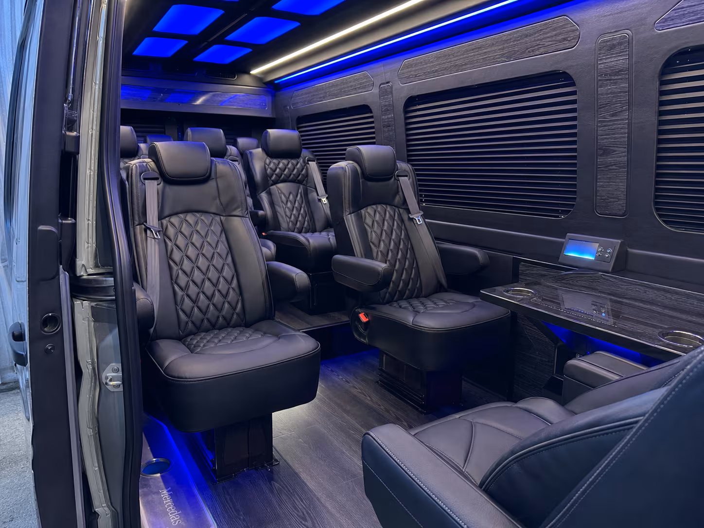 Scottsdale Airport Shuttle & Transportation party bus exterior
