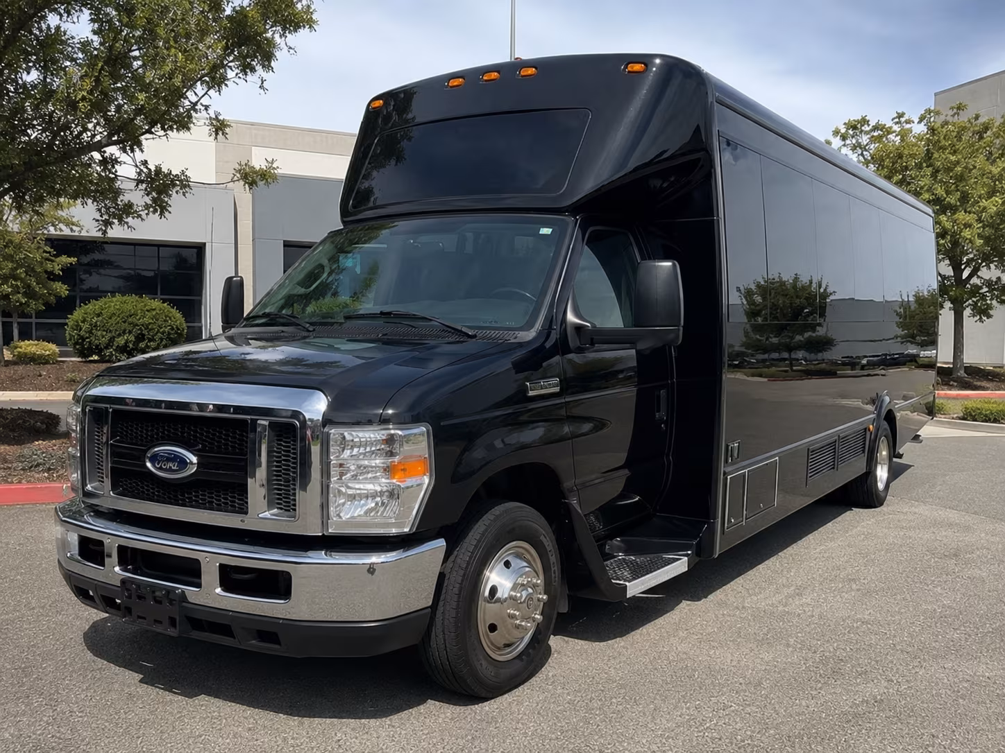 Scottsdale Winery Tour & Pub Crawl Transportation onboard seating